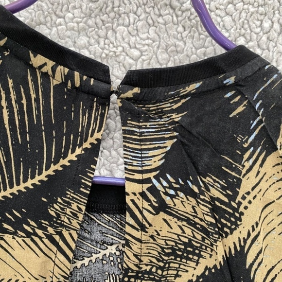 RVCA Tank Top Womens Sleeveless Top Rear Button Tan Black - Picture 6 of 10